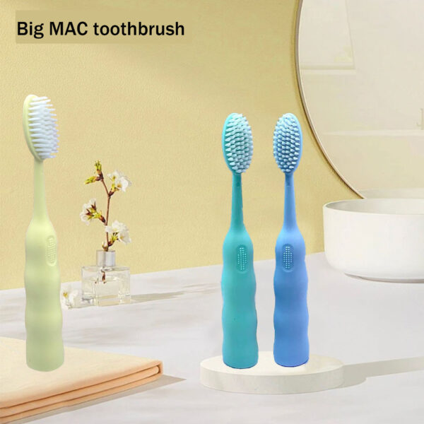 Two-pack toothbrush with thick handle and soft hair - Image 4