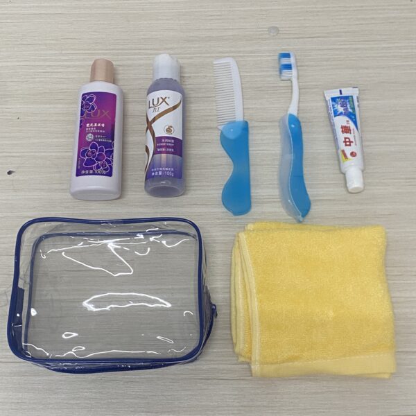 Set of seven toiletries